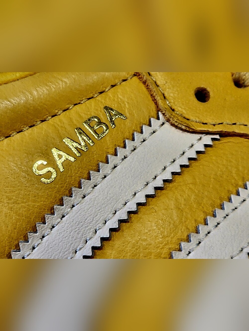 ADIDAS | Samba OG J | Preloved Yellow-Crystal Sand-Shadow Red | Size 6.5 Mens - Picture 7 of 13